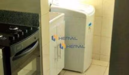 Apartamento com dois quartos semi-mobiliado na região do Jardim Alvorada em Maringá