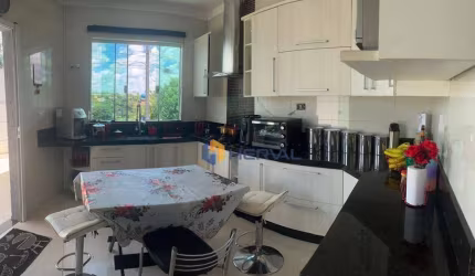 Sobrado com 3 quartos à venda, 169 m² por R$ 530.000 - Jardim Dias I - Maringá/PR