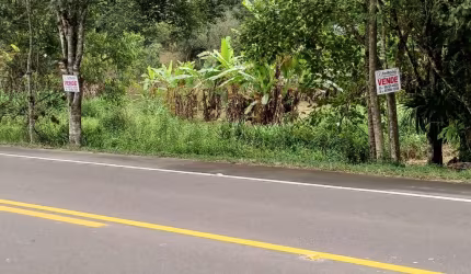 Chácara em ITAPOÁ SC com fácil acesso ao asfalto.