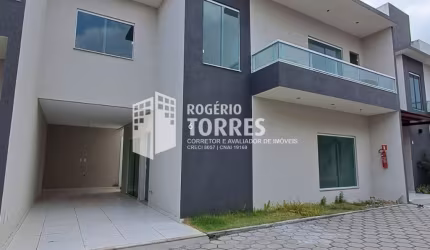 Casa duplex a venda de 3 suítes com 140m² e 2 garagens em cond. fechado em BURAQUINHO