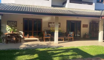 Sobrado com 4 quartos à Venda, Socorro - Pindamonhangaba
