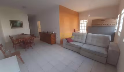 Sobrado com 6 dormitórios à venda, 232 m² por R$ 560.000 - Mombaça - Pindamonhangaba/SP