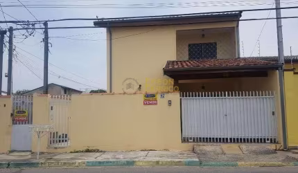 Sobrado com 3 dormitórios à venda, 250 m² por R$ 450.000 - Loteamento Residencial Andrade - Pindamonhangaba/SP