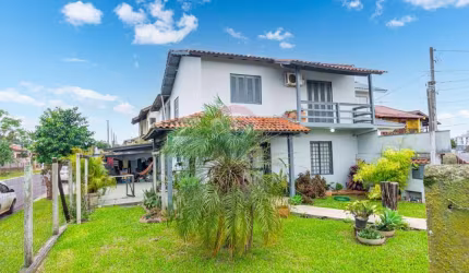 Casa Espaçosa de 5 Quartos em Gravataí à Venda