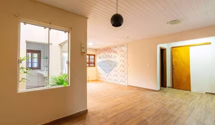 Casa Espaçosa com Piscina em Gravataí!