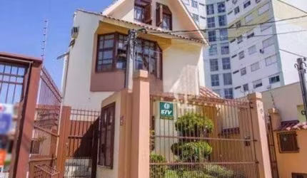 Casa com 4 dormitórios à venda, 290 m² por R$ 920.000,00 - Camaquã - Porto Alegre/RS