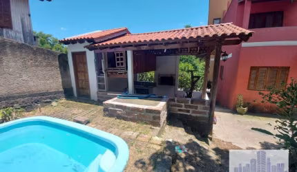LINDA RESIDÊNCIA COM 4 DORM, 2 SUITES MASTER EM LINDO TERRENO