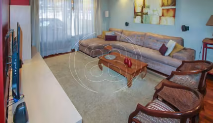 Excelente Sobrado Residencial Bem localizado e seguro. com 3 dormitórios e 2 vagas e Edícula !!!