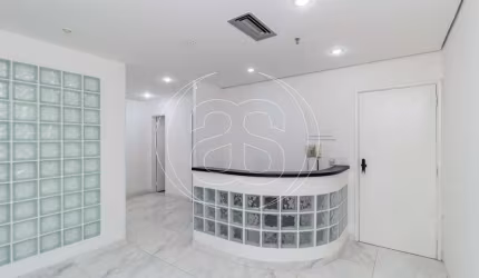 CONJUNTO COMERCIAL NA REGIÃO DE MOEMA