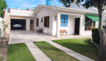 Casa com 3 quartos à venda na Rua Mem de Sá, 503, Nossa Senhora das Graças, Canoas, 150 m2 por R$ 905.000