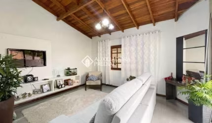 Casa com 3 quartos à venda na Rua das Andorinhas, 155, Igara, Canoas, 100 m2 por R$ 580.000