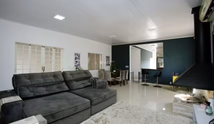 Casa com 3 quartos à venda na Rua General Gomes Carneiro, 603, Medianeira, Porto Alegre, 468 m2 por R$ 650.000