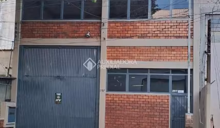 Barracão / Galpão / Depósito para alugar na Rua Simão Kappel, 297, Navegantes, Porto Alegre, 300 m2 por R$ 4.900