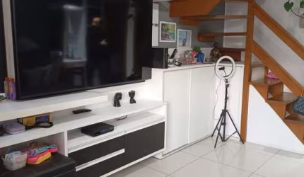 Casa com 2 quartos à venda na Rua Heitor Kramer, 151, Guarujá, Porto Alegre, 74 m2 por R$ 490.000