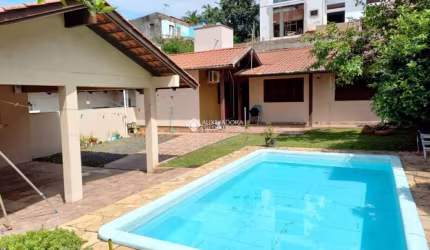 Casa com 3 quartos à venda na OSVALDO ARANHA, 321, Ipiranga, Campo Bom, 136 m2 por R$ 450.000
