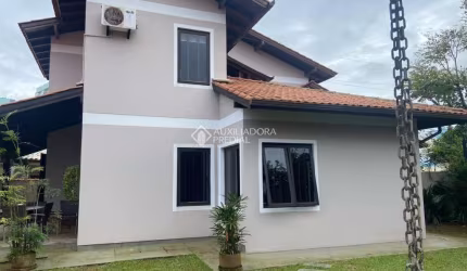 Casa com 3 quartos à venda na Rua Itapuã, 26, Itacorubi, Florianópolis, 262 m2 por R$ 2.200.000
