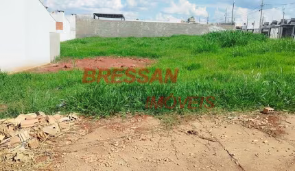 Vendo lote de esquina com asfalto e iluminação pronta para construção