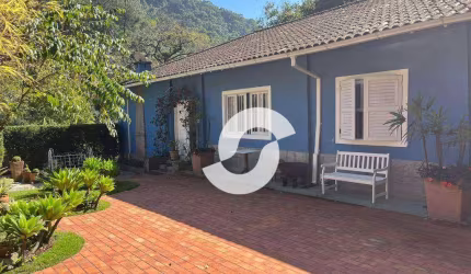 Casa no Centro de Petrópolis com 3 quartos - R$ 1.300.000,00