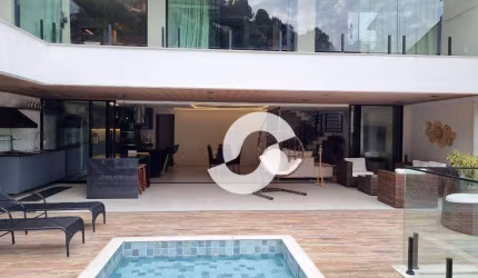 Linda casa de 4 quartos com 3 suíte e closet em Santa Rosa