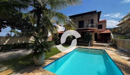 Casa Duplex, 5Qts, 2 Suites, 4 vagas, a poucos passos da areia de itacoatiara, Niteroi/RJ