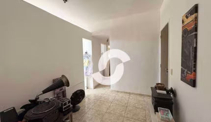 Apartamento de 1 Quarto num Condomínio em Ótima Localização