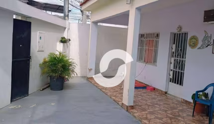 Casa com três dormitórios próximo a tudo!!