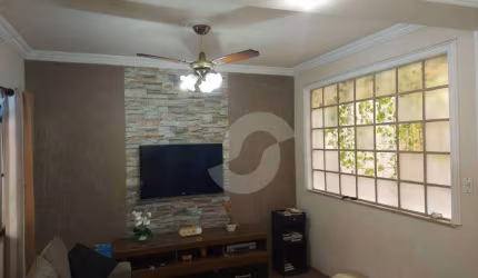 Casa com 6 dormitórios à venda, 300 m² por R$ 550.000,00 - Porto Novo - São Gonçalo/RJ