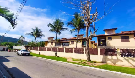 Casa em Condomínio 2 quartos, sendo 1 suíte. Bairro Peró