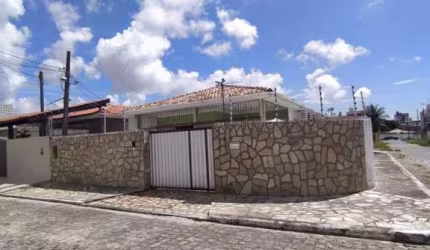 Casa com 3 dormitórios à venda, 109 m² por R$ 900.000,00 - Água Fria - João Pessoa/PB