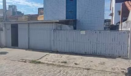 Apartamento com 2 dormitórios à venda por R$ 165.000 - João Paulo II - João Pessoa/PB