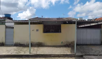 Casa com 4 dormitórios à venda por R$ 220.000 - João Paulo II - João Pessoa/PB