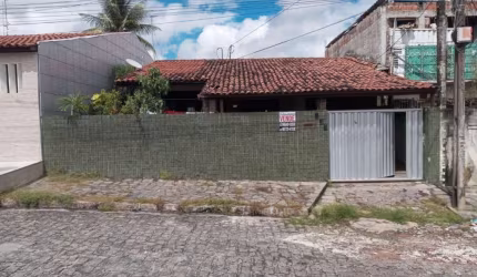Casa com 3 dormitórios à venda, 143 m² por R$ 230.000,00 - Mangabeira - João Pessoa/PB