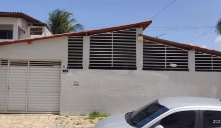Casa com 3 dormitórios à venda por R$ 200.000,00 - MANGABEIRA VIII - João Pessoa/PB