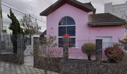Casa com 3 dormitórios sendo 1 suíte  à venda, 222 m² por R$ 850.000 - Centro - Jacareí/SP