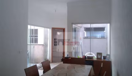 Casa com 3 dormitórios à venda, 180 m² de terreno e 127,00m² de construção por R$ 530.000 - Parque Novo Mundo - Americana/SP
