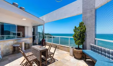 Cobertura à venda na quadra mar de Balneário Camboriú com 4 suítes