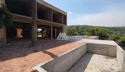 Vendo casa em Itaúna em excelente localização!