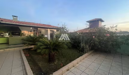 Vendo casa em Itaúna em excelente localização!