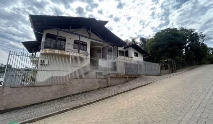 Casa com 4 quartos para alugar no Rio Morto, Indaial  por R$ 4.500