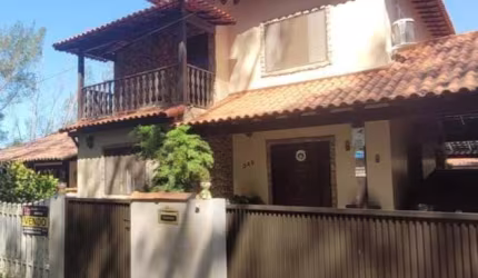 Casa Duplex para Venda em Cabo Frio, Long Beach (Tamoios), 4 dormitórios, 1 suíte, 3 banheiros, 1 vaga