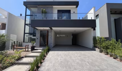 Casa à Venda por R$2.290.000,00, 252,00m² - Centro - Gravataí, RS