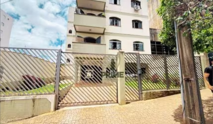 Apartamento à venda no Edifício Guarapari no Centro em Londrina.