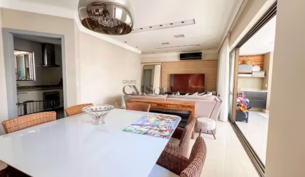 Apartamento à Venda com 3 quartos e 120m²