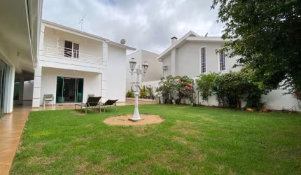 Sobrado com  3 quartos - Bairro Alcântara