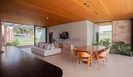 Casa em Condomínio com 4 suítes à Venda - 285m²