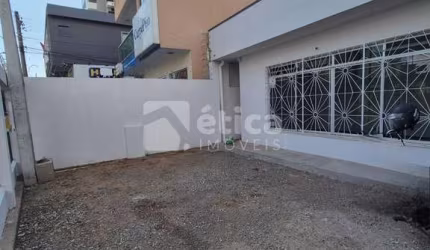 Casa Comercial no Centro de Itajaí. Espaço, Conforto e Localização