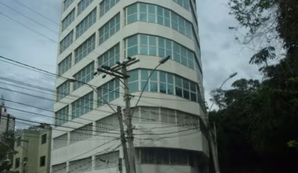 Vendo prédio comercial na Imbetiba