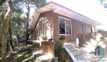 (ESTUDA PERMUTA) Chácara de 1000m2 de esquina com casa de 300m2, em ótima localização no Cascatinha/Santa Felicidade em Curitiba PR