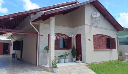 Casa com 4 quartos à venda na Avenida Alberto Pasqualini, 123, Parque Amador, Esteio, 187 m2 por R$ 800.000
