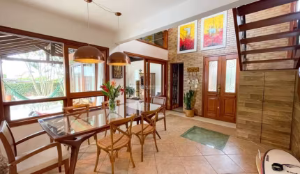 Casa com 3 quartos à venda na Rua Canto da Amizade, 61, Lagoa da Conceição, Florianópolis, 263 m2 por R$ 2.900.000